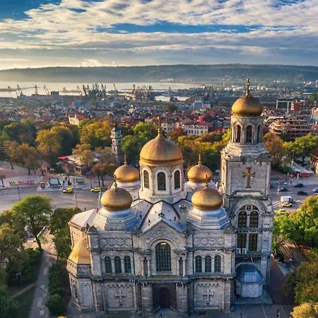 Art Boutique 2* Warna